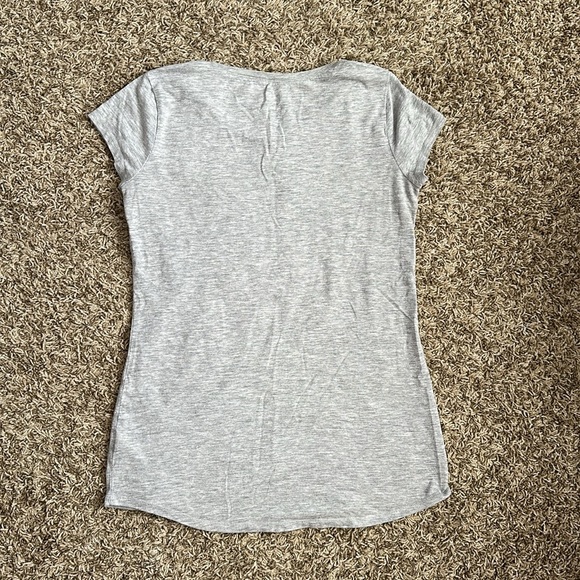 Daughter of a Queen T shirt - Picture 2 of 2